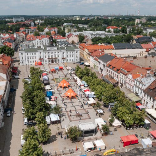 Międzypokoleniowe spotkanie na Starym Rynku
