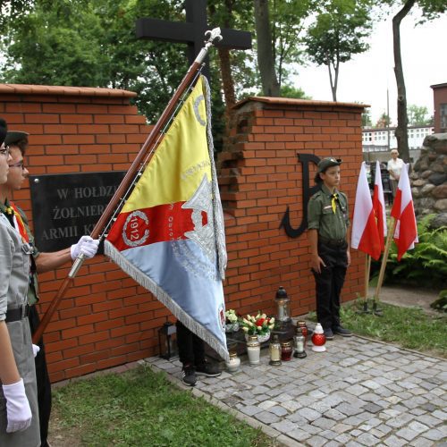 W hołdzie Powstańcom